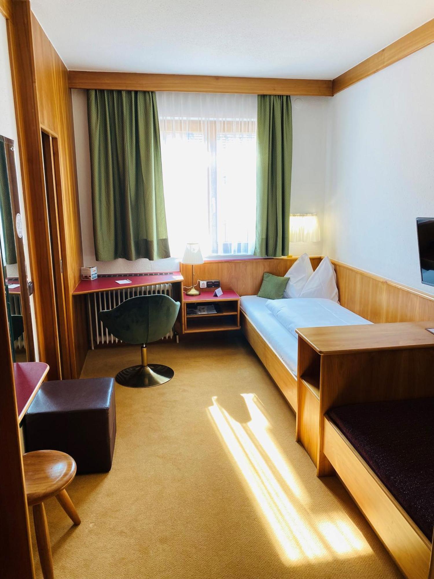 Hotel Zillners Einkehr *** Altheim Exterior foto